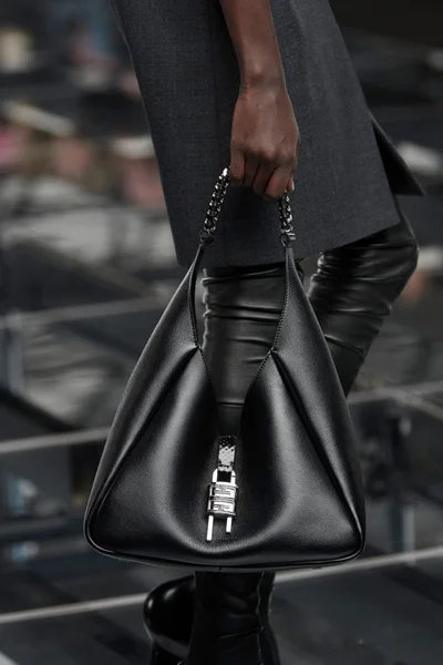Look 202